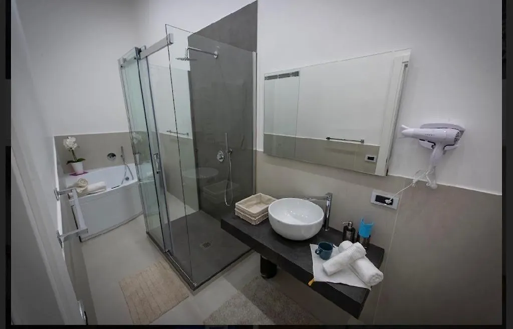 Oda ve Kahvaltı Downtown Napoli B&B - E Si Nun Canto Moro