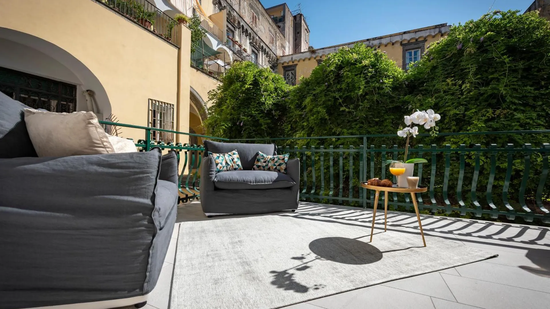 Oda ve Kahvaltı Downtown Napoli B&B - E Si Nun Canto Moro