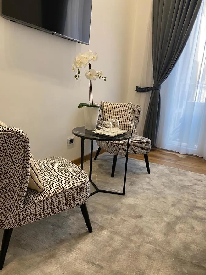 Bed & Breakfast Downtown Napoli B&B - E Si Nun Canto Moro Italy